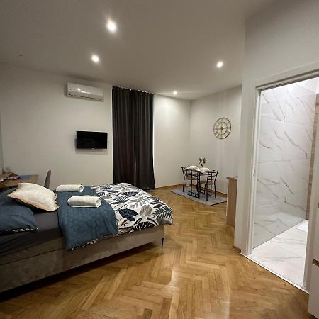 Studio Apartment Fiorello I Rijeka Ngoại thất bức ảnh
